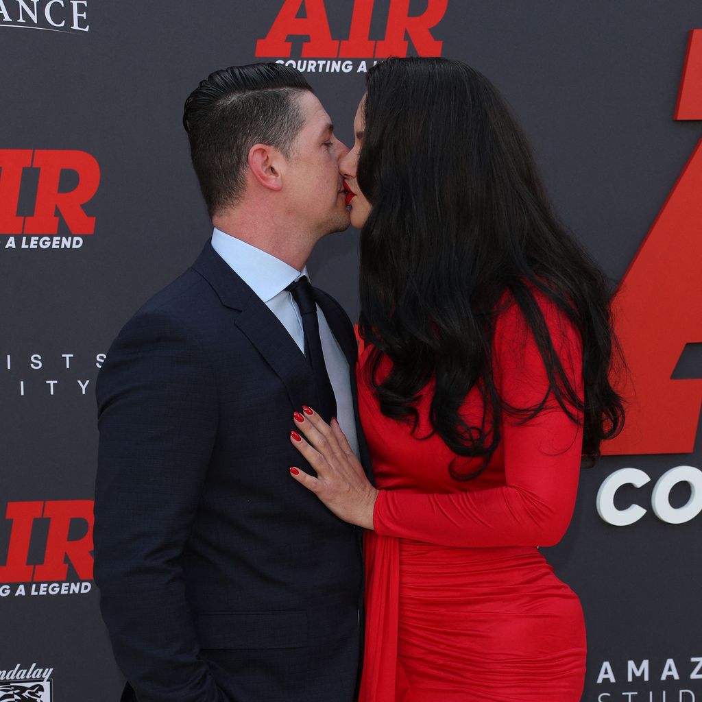 Andre Lemmers und Adriana Lima bei der Premiere von "Air: Der große Wurf" in Los Angeles, 2023