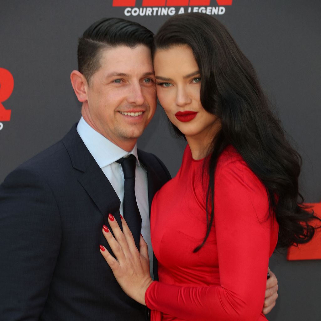 Andre Lemmers und Adriana Lima bei der Premiere von "Air: Der große Wurf" in Los Angeles, 2023