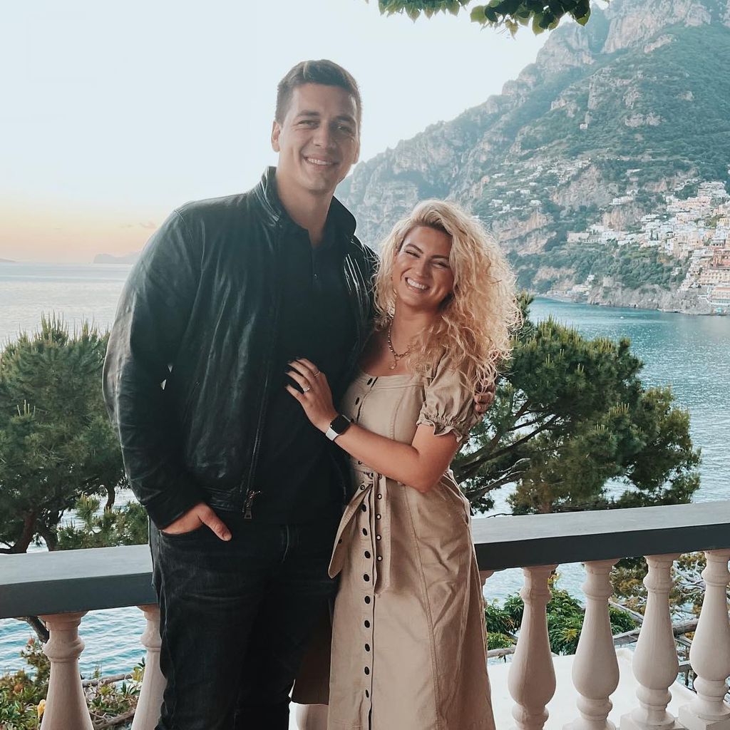 André Murillo und Tori Kelly