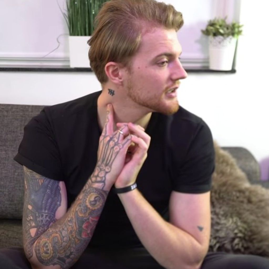 Andre Schiebler mit seinem ApeCrime-Tattoo