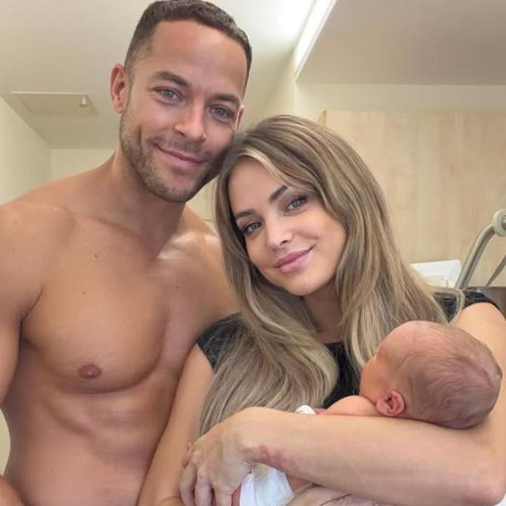 Andrej Mangold und Annika Jung mit ihrem Baby, Juli 2026