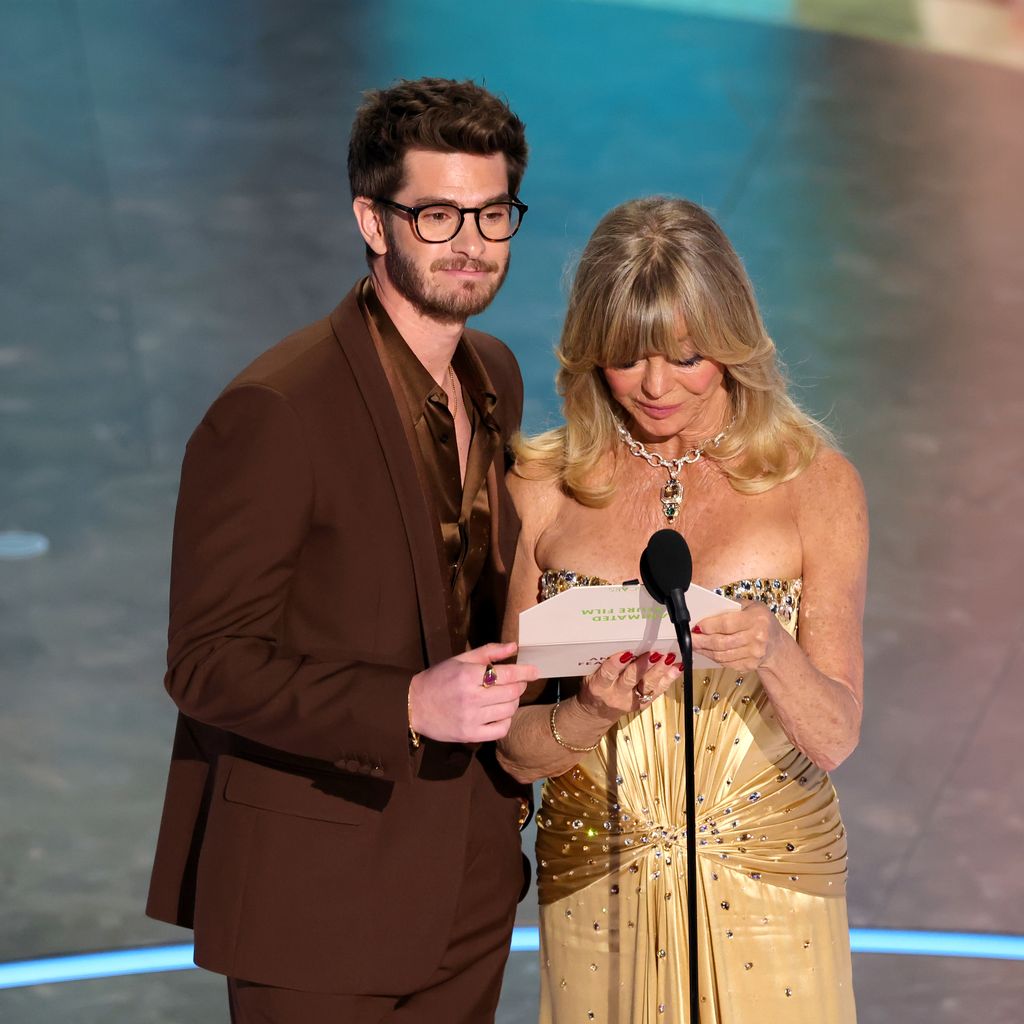 Andrew Garfield und Goldie Hawn bei den Oscars 2025