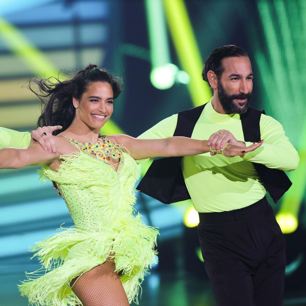 Andrzej Cibis, Amira Pocher und Massimo Sinató bei "Let's Dance"