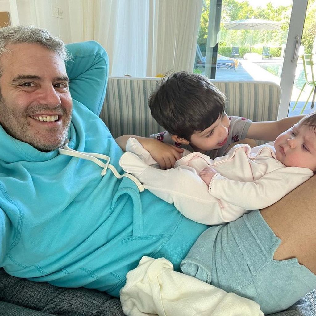 Andy Cohen mit seinen Kindern Benjamin und Lucy im Juli 2022