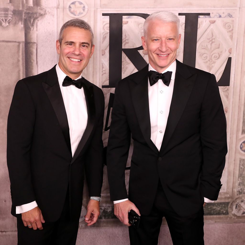 Andy Cohen und Anderson Cooper im Jahr 2018