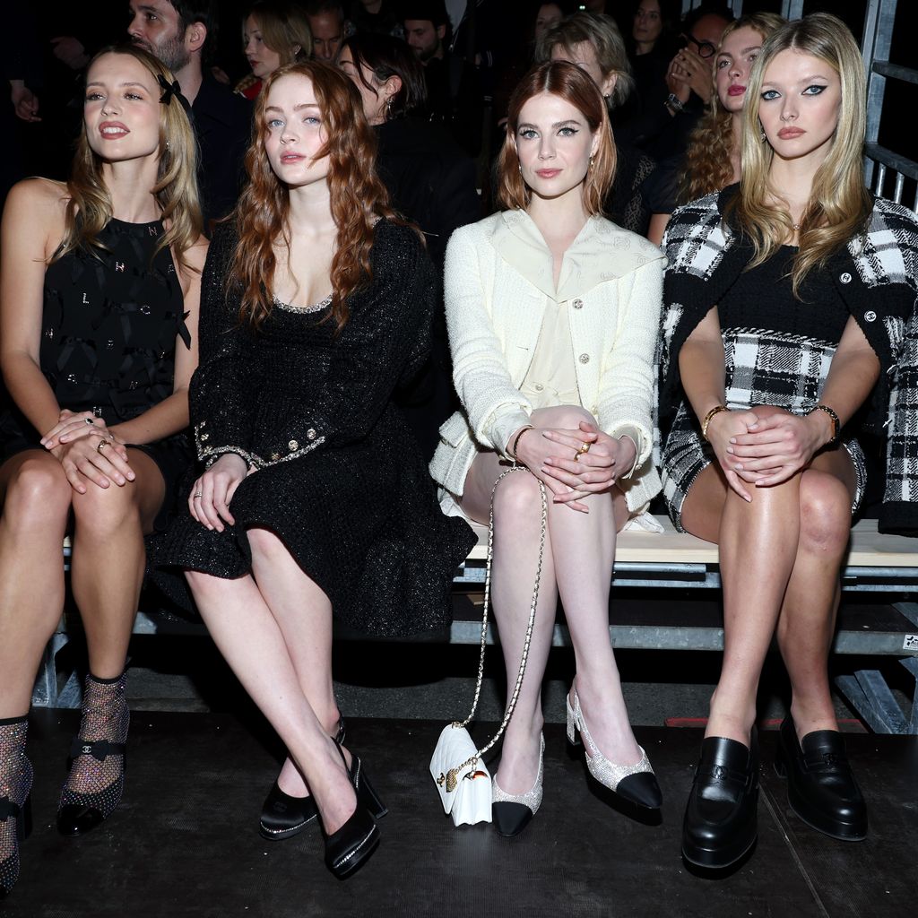 Angèle, Sadie Sink, Lucy Boynton und Apple Martin bei der Chanel-Fashionshow, 2023