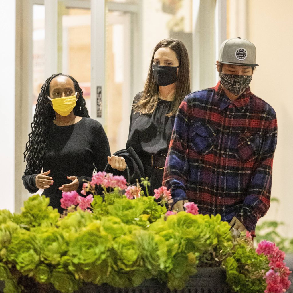 Zahara Marley Jolie-Pitt mit ihrer Mutter Angelina Jolie und Bruder Pax Thien Jolie-Pitt