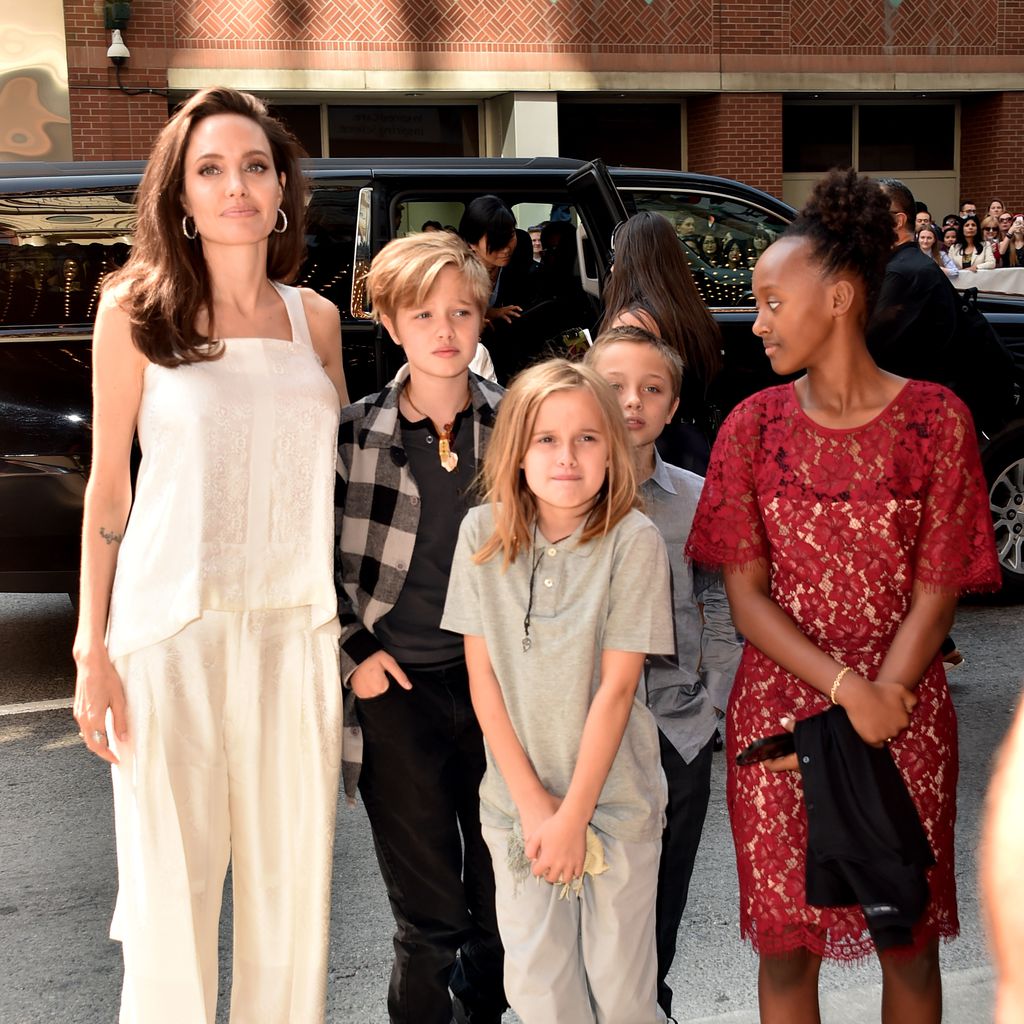 Angelina Jolie mit Shiloh, Vivienne, Knox und Zahara