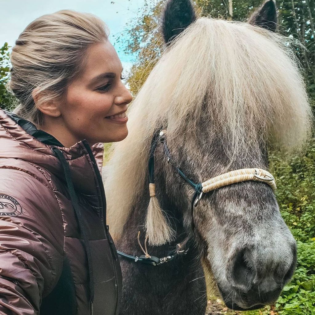 Angelina Kirsch mit ihrem Pferd Flaumur