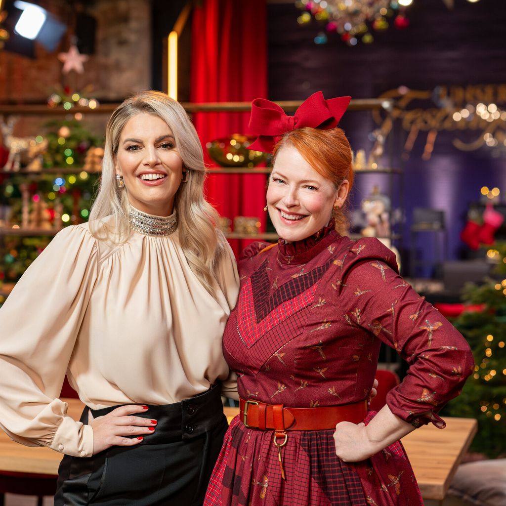 Angelina Kirsch und Enie van de Meiklokjes, Moderatorinnen