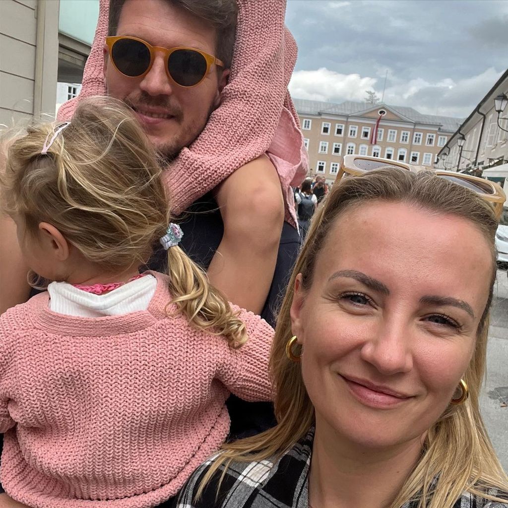 Ania Niedieck mit ihrem Mann Chris und ihren beiden Kids