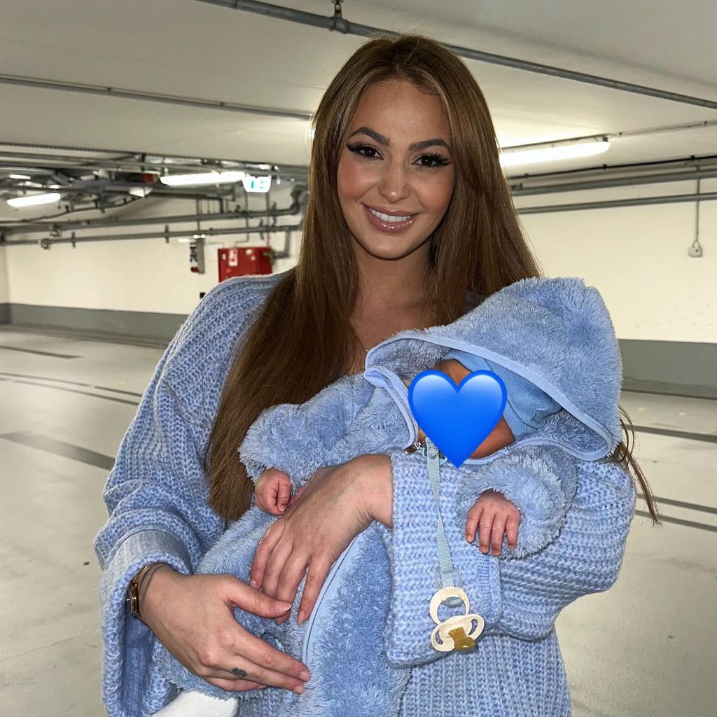 Anita Latifi mit ihrem Sohn