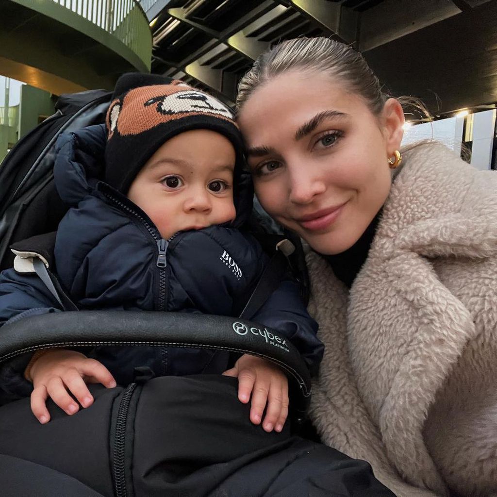 Ann-Kathrin Götze mit ihrem Sohn Rome im November 2021