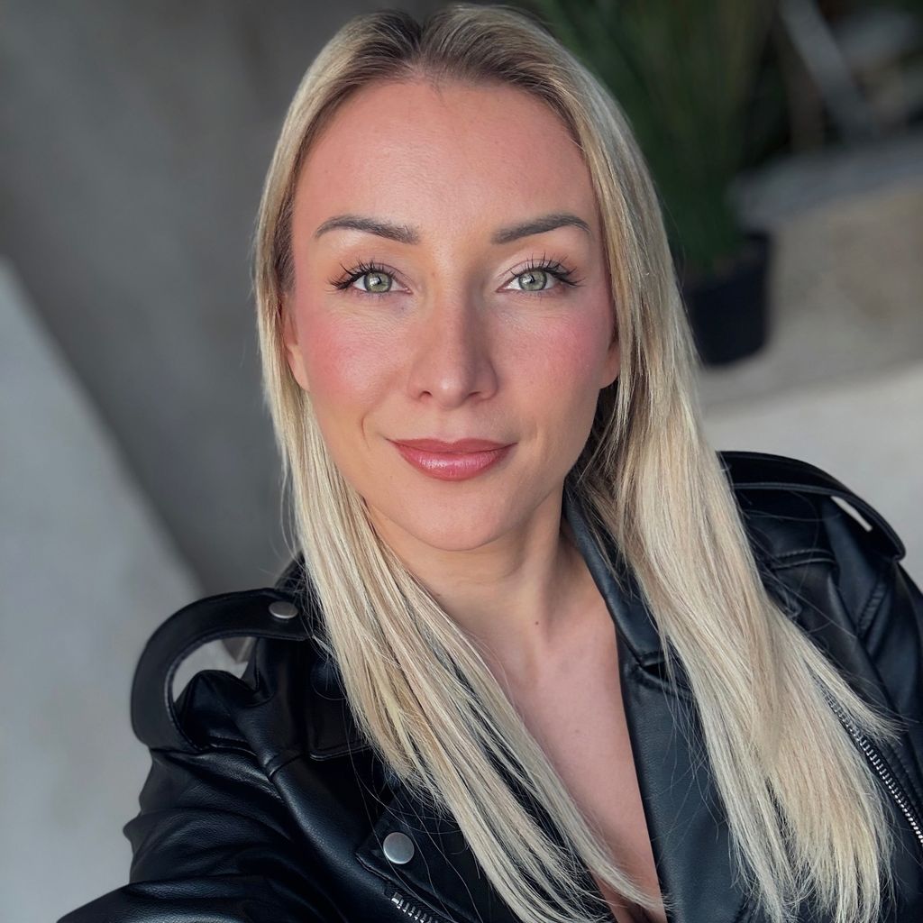 Anna-Carina Woitschack, Sängerin