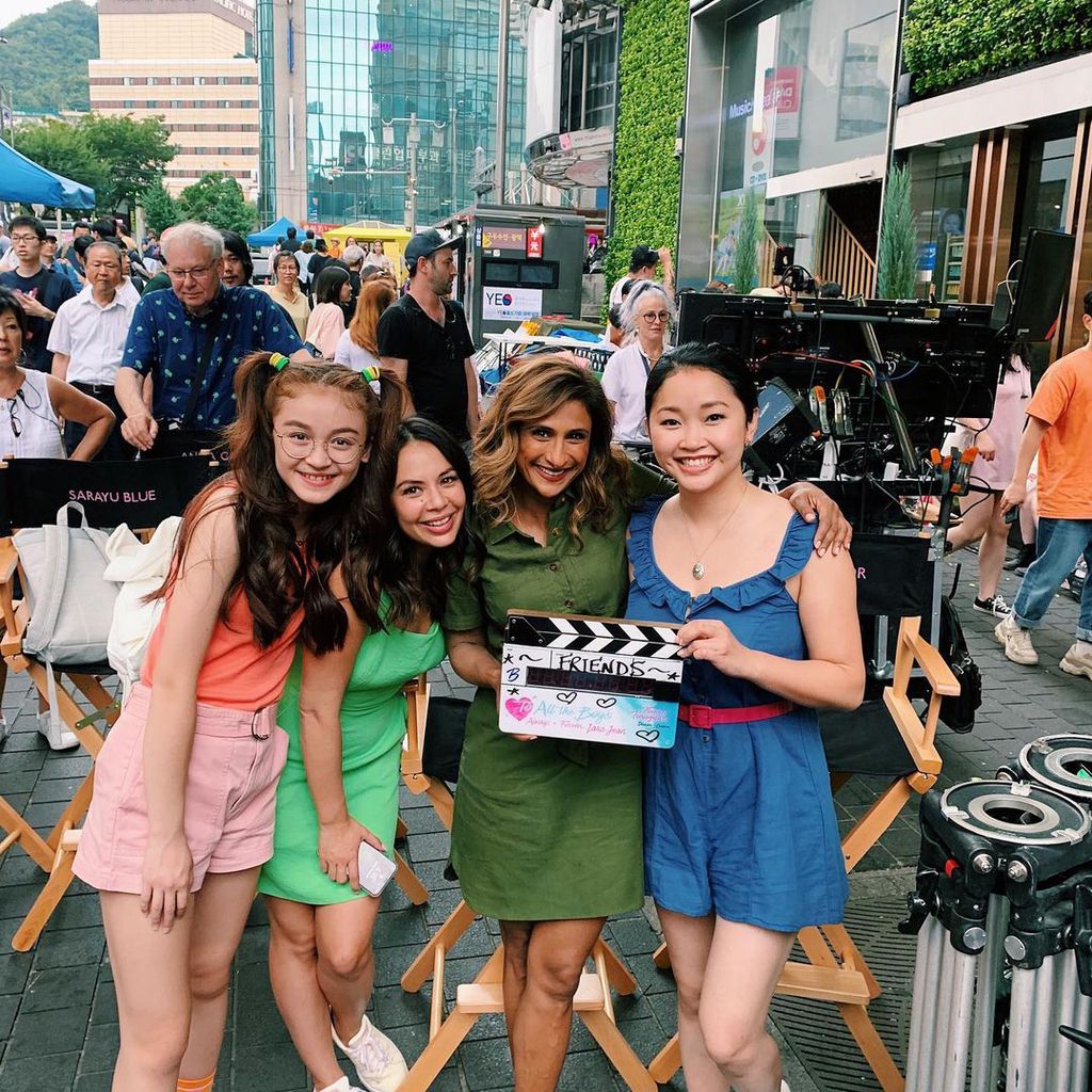 Anna Cathcart, Janel Parrish, Sarayu Blue und Lana Condor