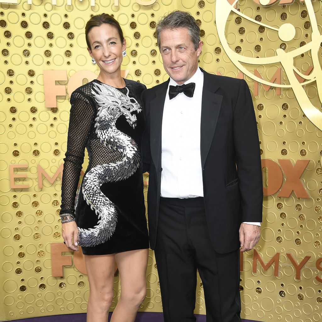 Anna Eberstein und Hugh Grant bei den Emmy Awards in Los Angeles, 2019