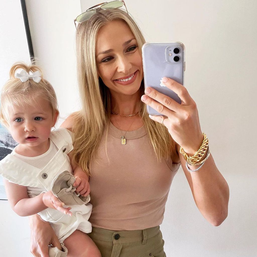 Anna Heinrich mit ihrer Tochter Elle