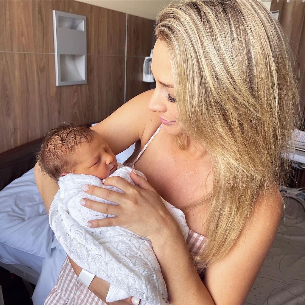 Anna Heinrich und ihre Tochter Elle, 2020