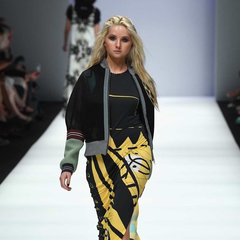 Anna Hiltrop bei der Rebekka Ruetz Fashion Show