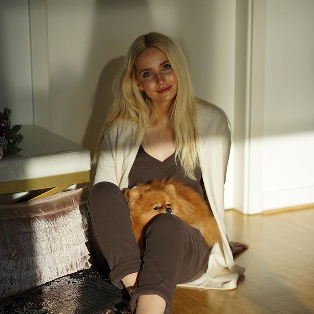 Anna Hiltrop, Model