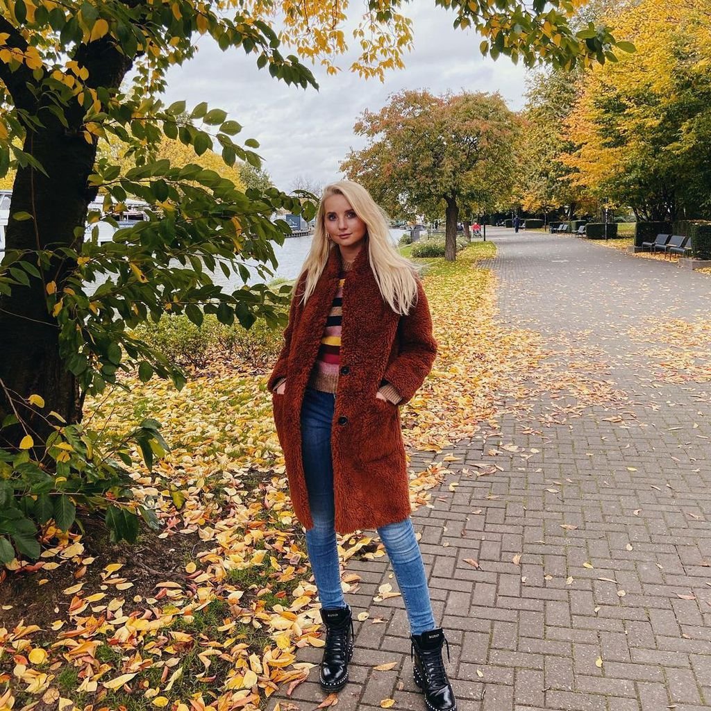Anna Hiltrop, Model