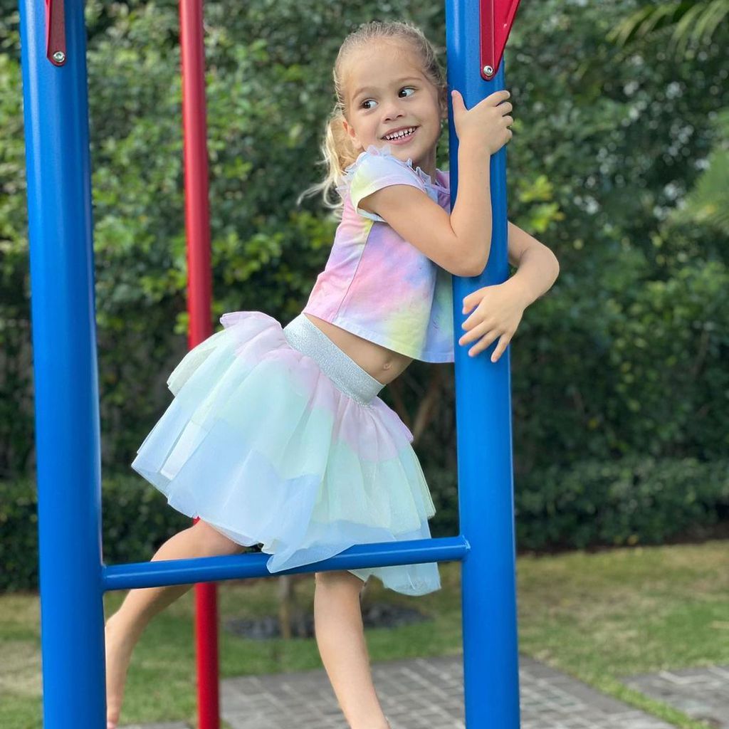 Lucy, Tochter von Enrique Iglesias und Anna Kournikova