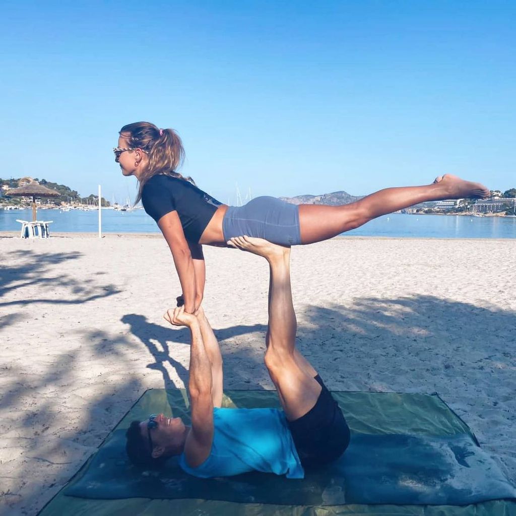 Anna Lewandowska und Robert Lewandowski beim Yoga