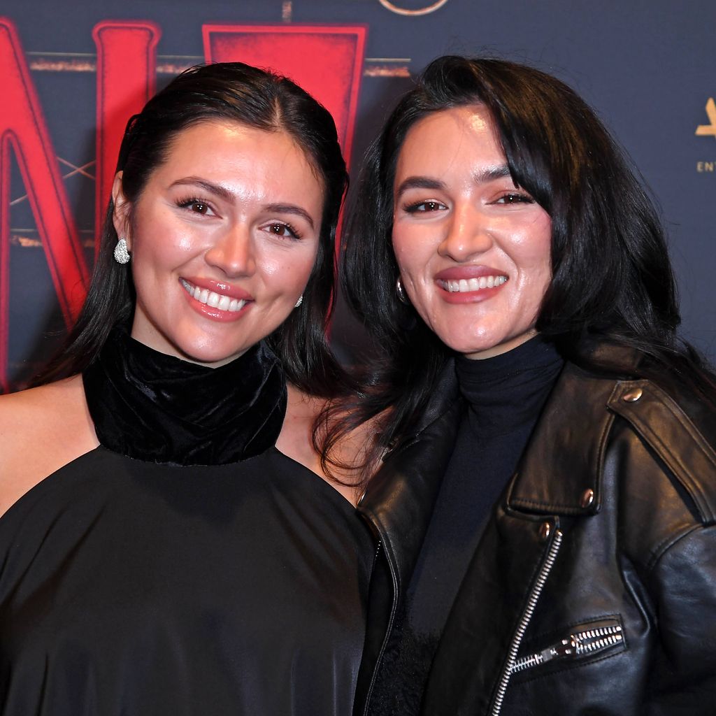 Anna Maria Damm und Katharina Damm bei der Premiere von Sarah Engels bei Moulin Rouge! Das Musical in Köln, 13.11.2025