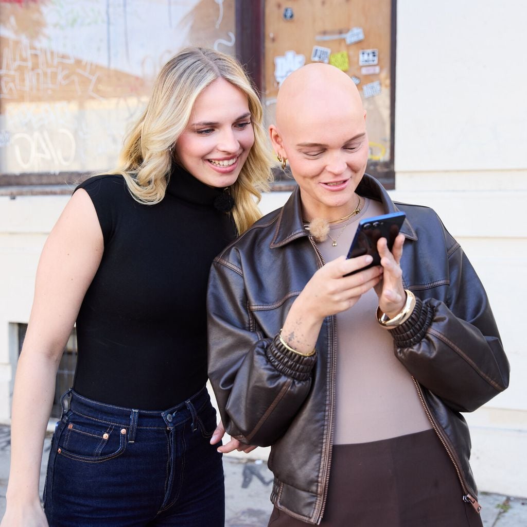 Anna und Anika beim Casting für Samsung