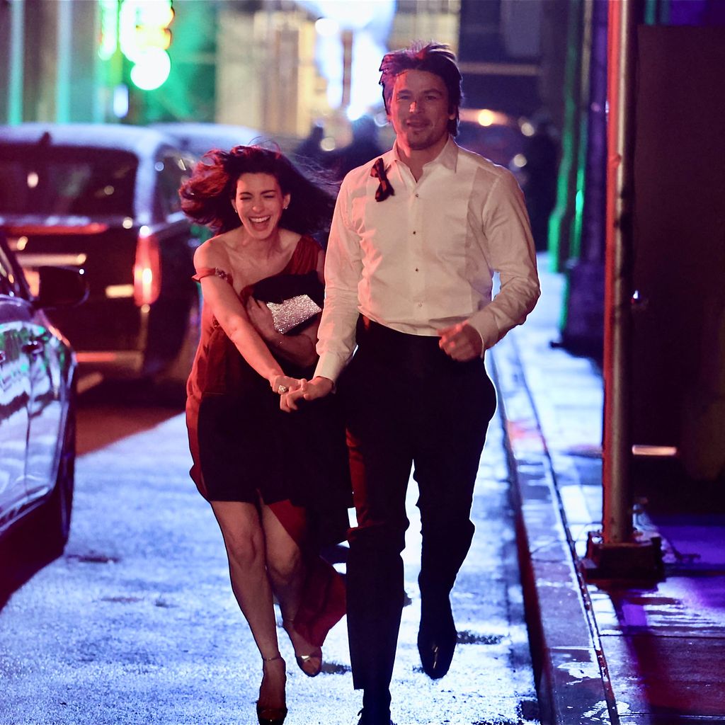 Anne Hathaway und Josh Hartnett in New York im Februar 2025