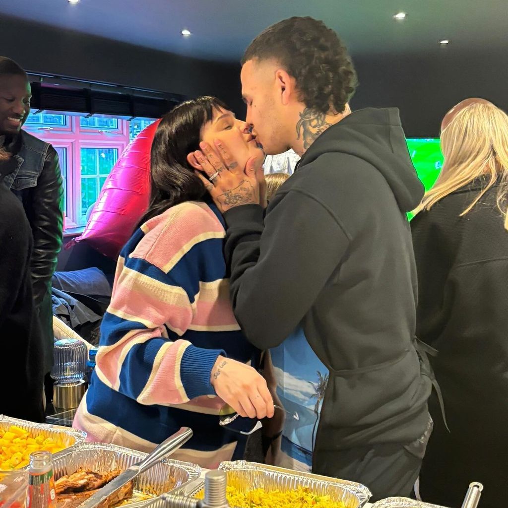Anne-Marie und Slowthai im April 2024