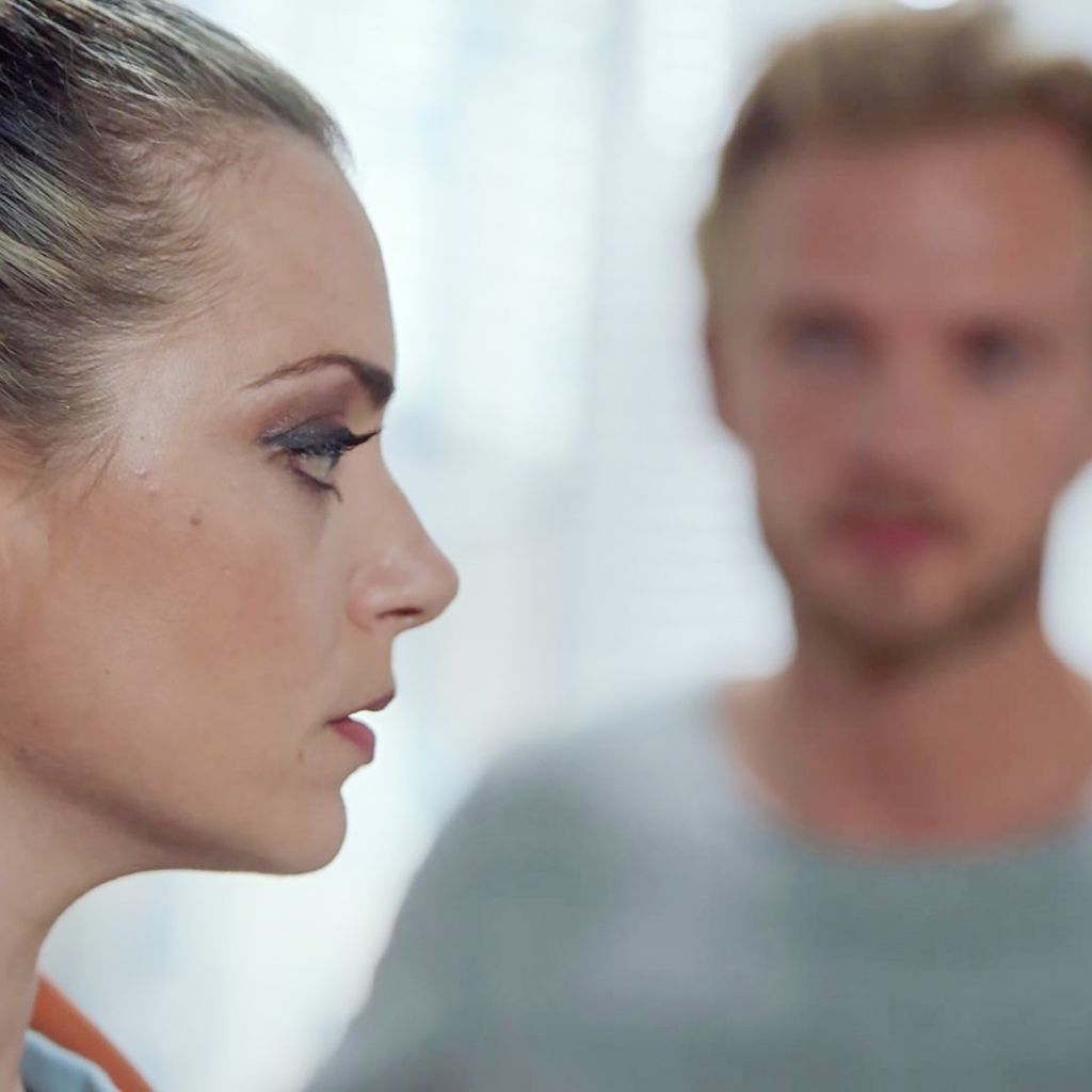 Anne Menden und Nikas Osterloh als Emily und Paul bei GZSZ