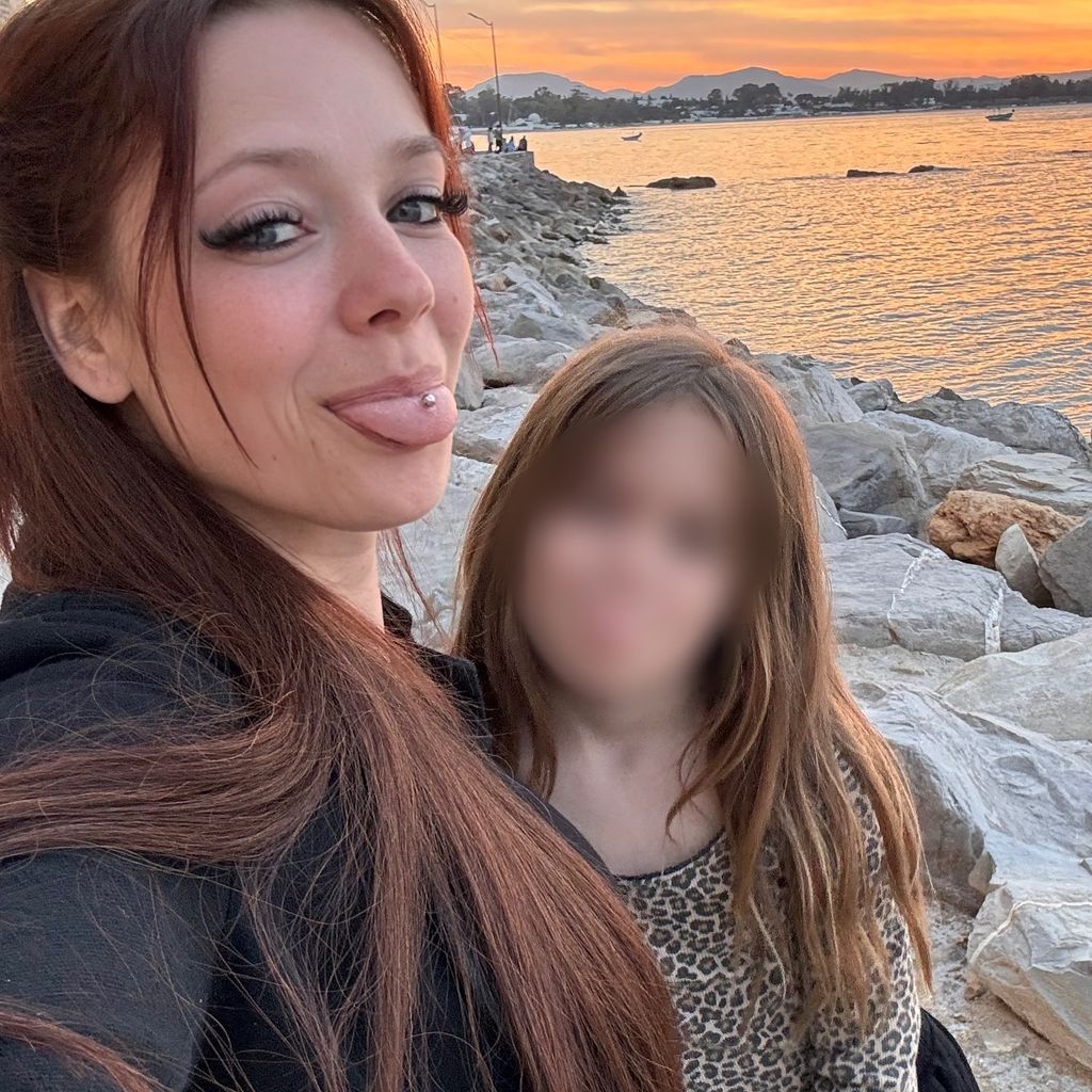 Anne Wünsche mit ihrer Tochter Juna, 2025