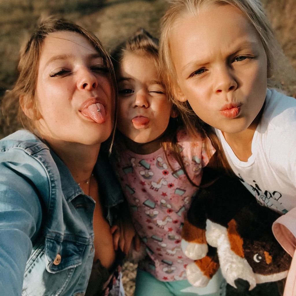 Anne Wünsche mit ihren Kindern Juna und Miley