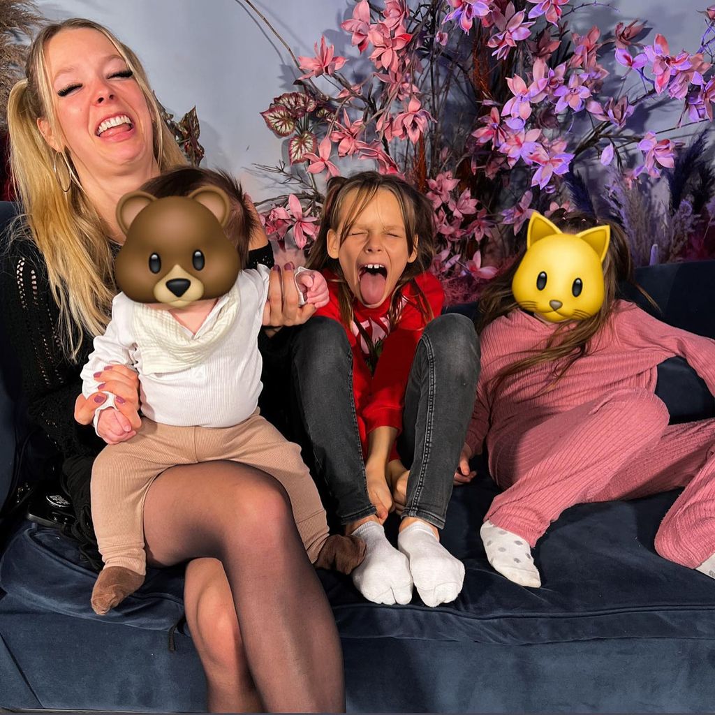 Anne Wünsche mit ihren Kindern Sávio, Juna und Miley