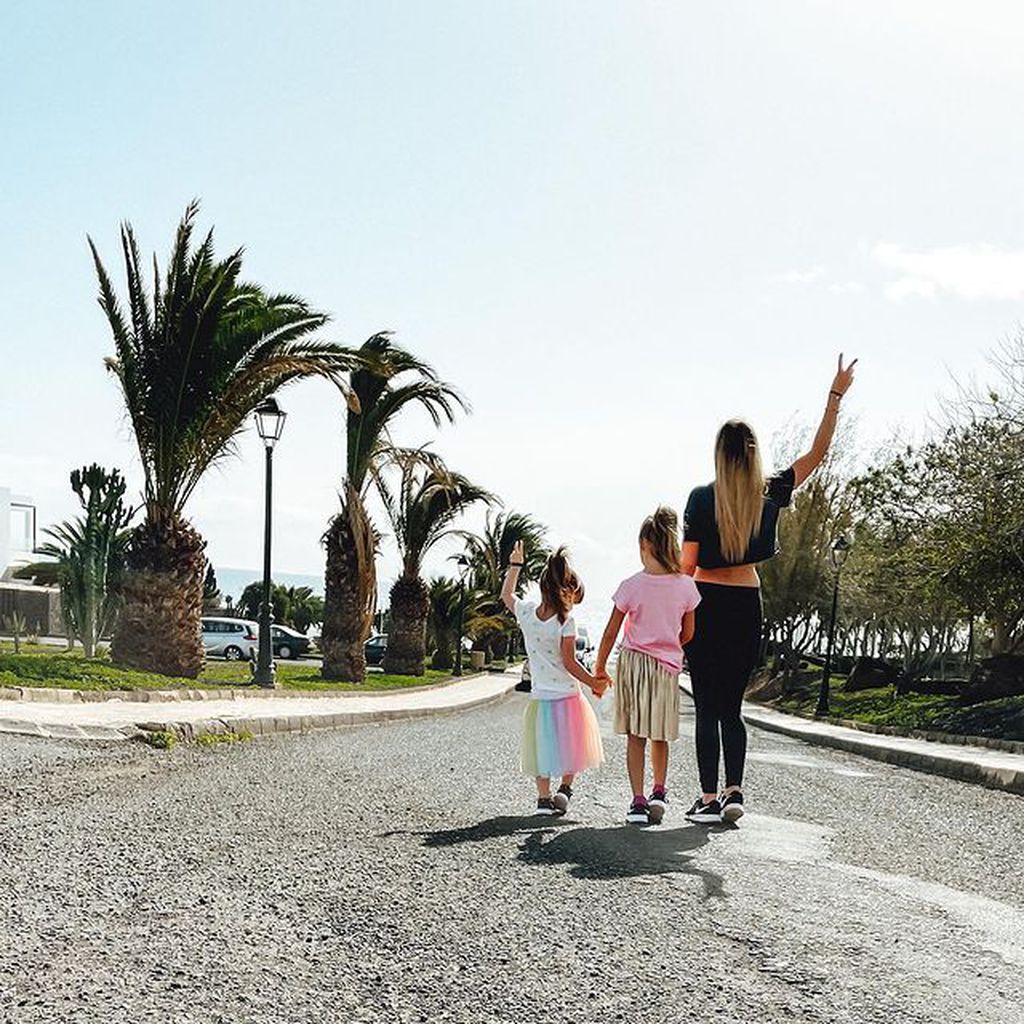 Anne Wünsche (r.) mit ihren Kindern Juna und Miley Merten