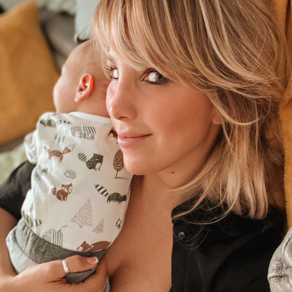 Annemarie Eilfeld mit ihrem Baby