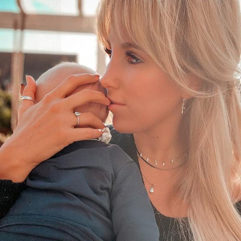 Annemarie Eilfeld mit ihrem Sohn Elian