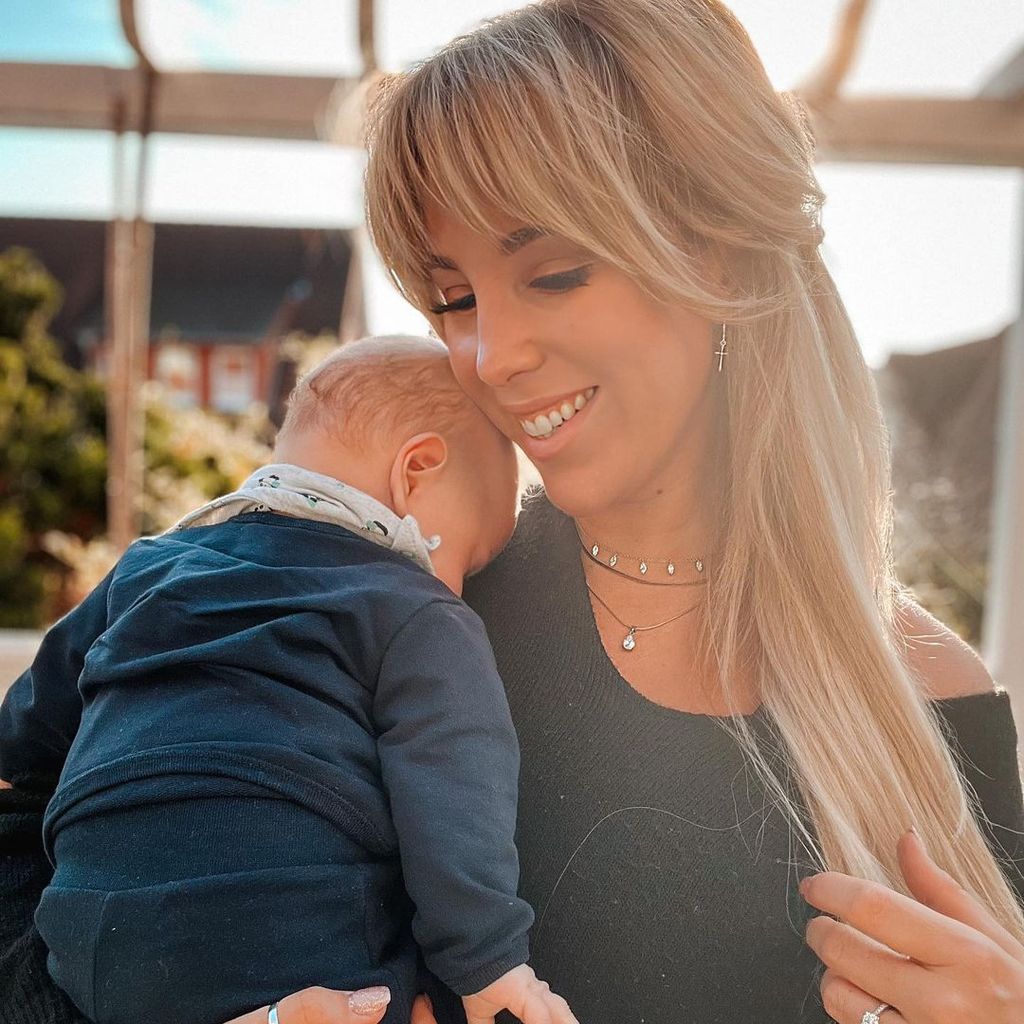 Annemarie Eilfeld mit Söhnchen Elian