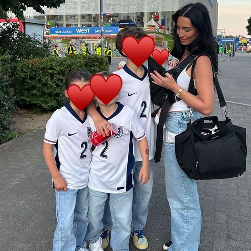 Annie Kilner und ihre vier Söhne im August 2024