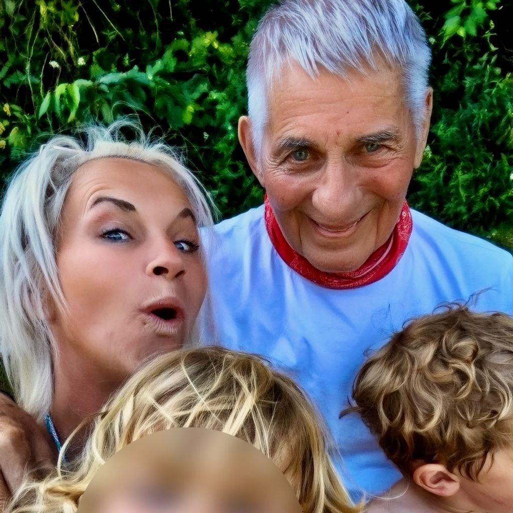 Annika Kärsten-Hoenig und Heinz Hoenig mit ihren Kids, Juni 2025