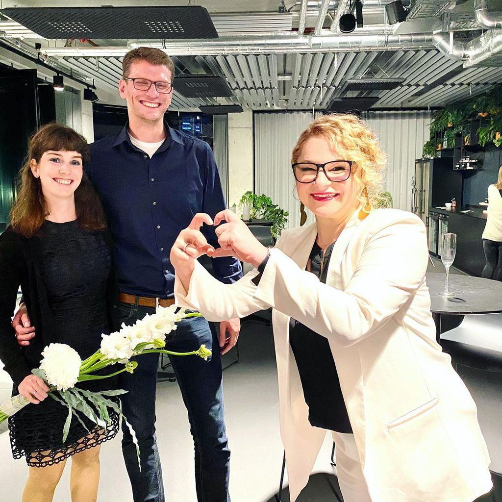 Annika, Manuel und Dr. Sandra Köhldorfer nach dem "Hochzeit auf den ersten Blick"-Finale