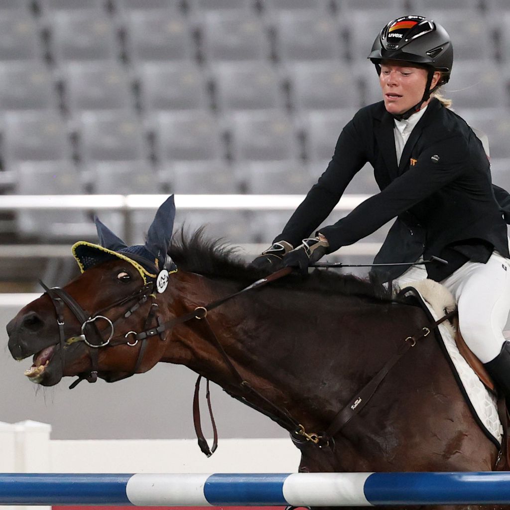 Annika Schleu beim Olympia-Reitturnier, Tokio 2021