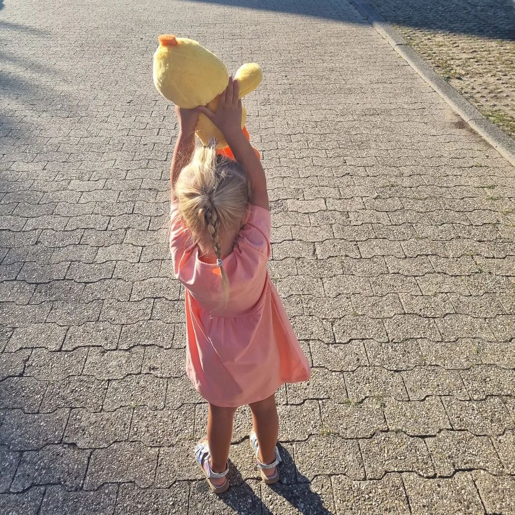 Cataleya Wollny an ihrem ersten Tag im Kindergarten