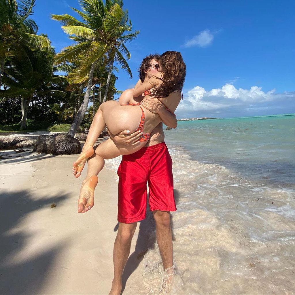 Ansel Elgort mit seiner Freundin Violetta Komyshan