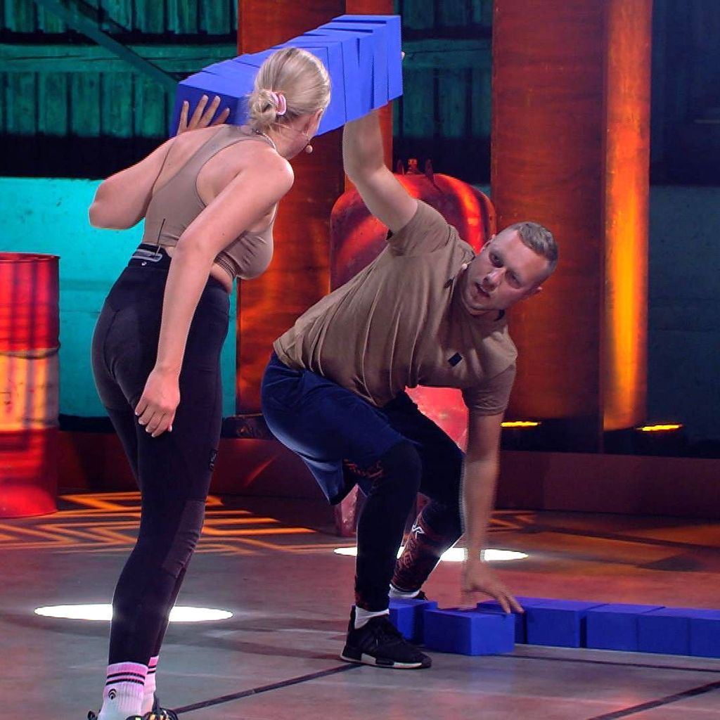 Antonia Hemmer und Patrick Romer beim Spiel "Auf den letzten Drücker"