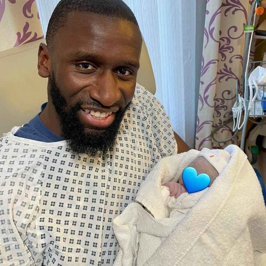 Antonio Rüdiger mit seinem Baby