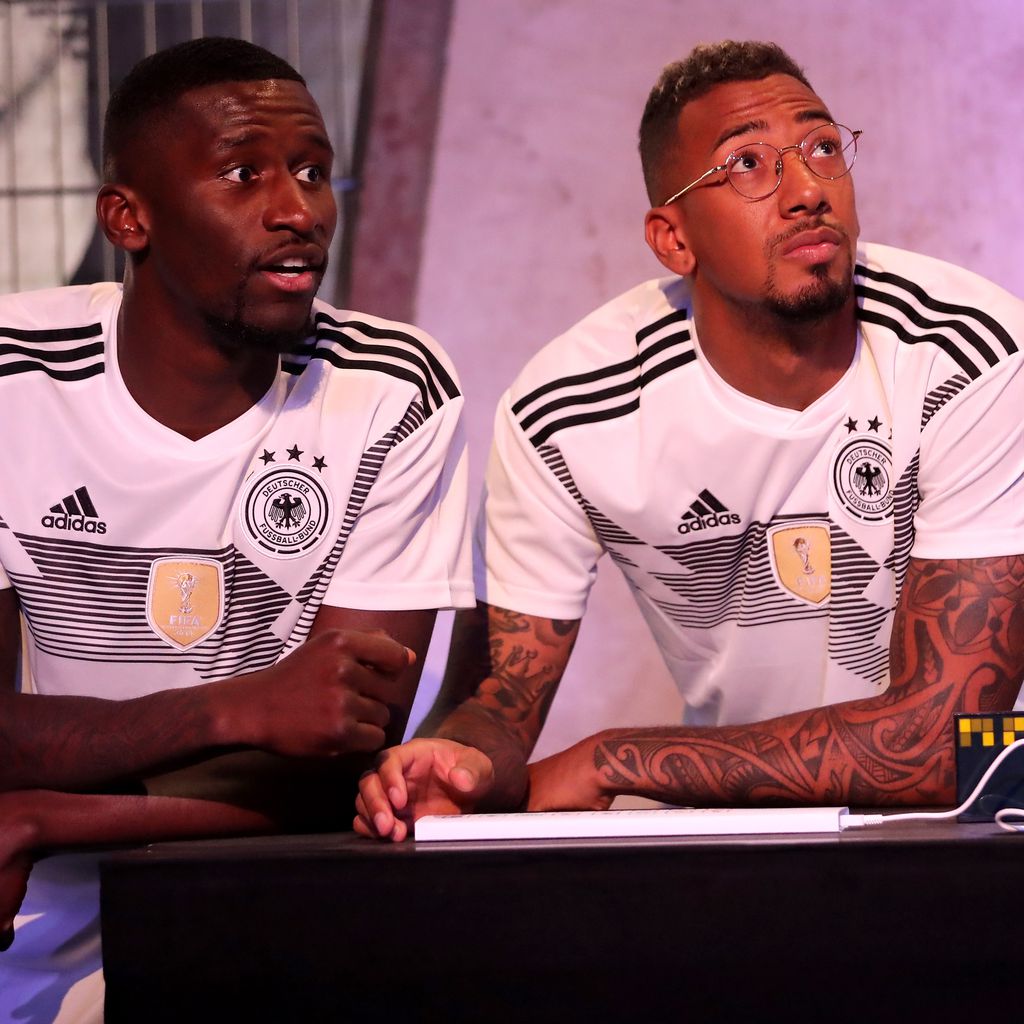 Die DFB-Kicker Antonio Rüdiger und Jérôme Boateng