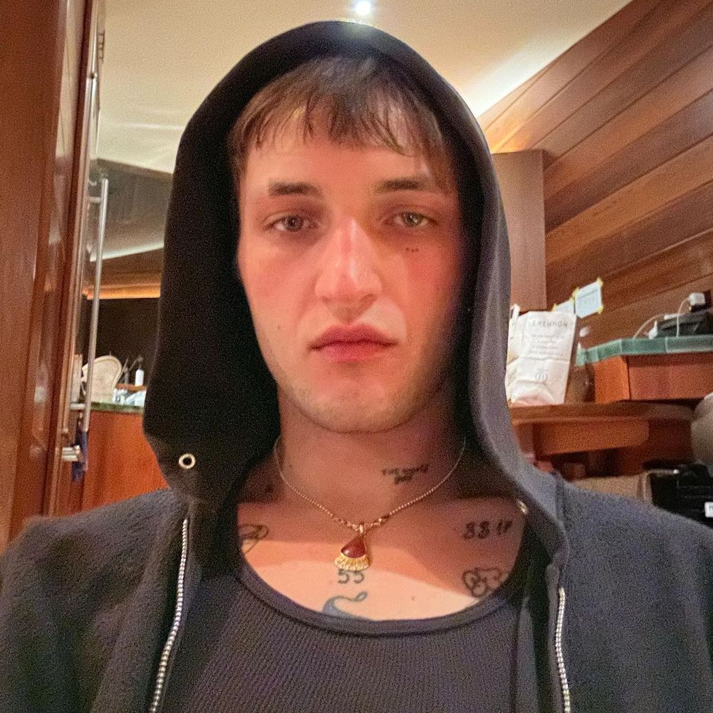 Anwar Hadid, Model