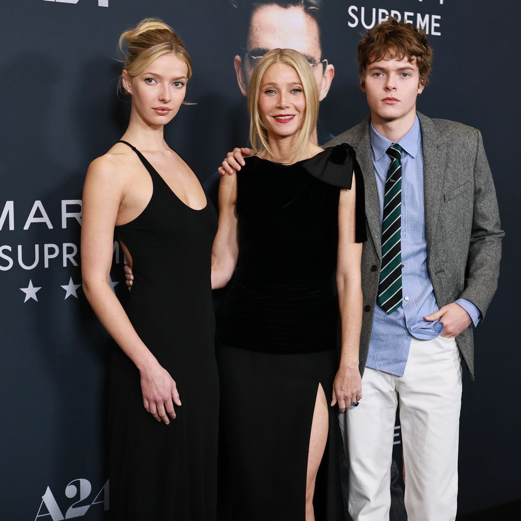 Apple Martin, Gwyneth Paltrow und Moses Martin bei der New-York-Premiere von A24s "Marty Supreme"